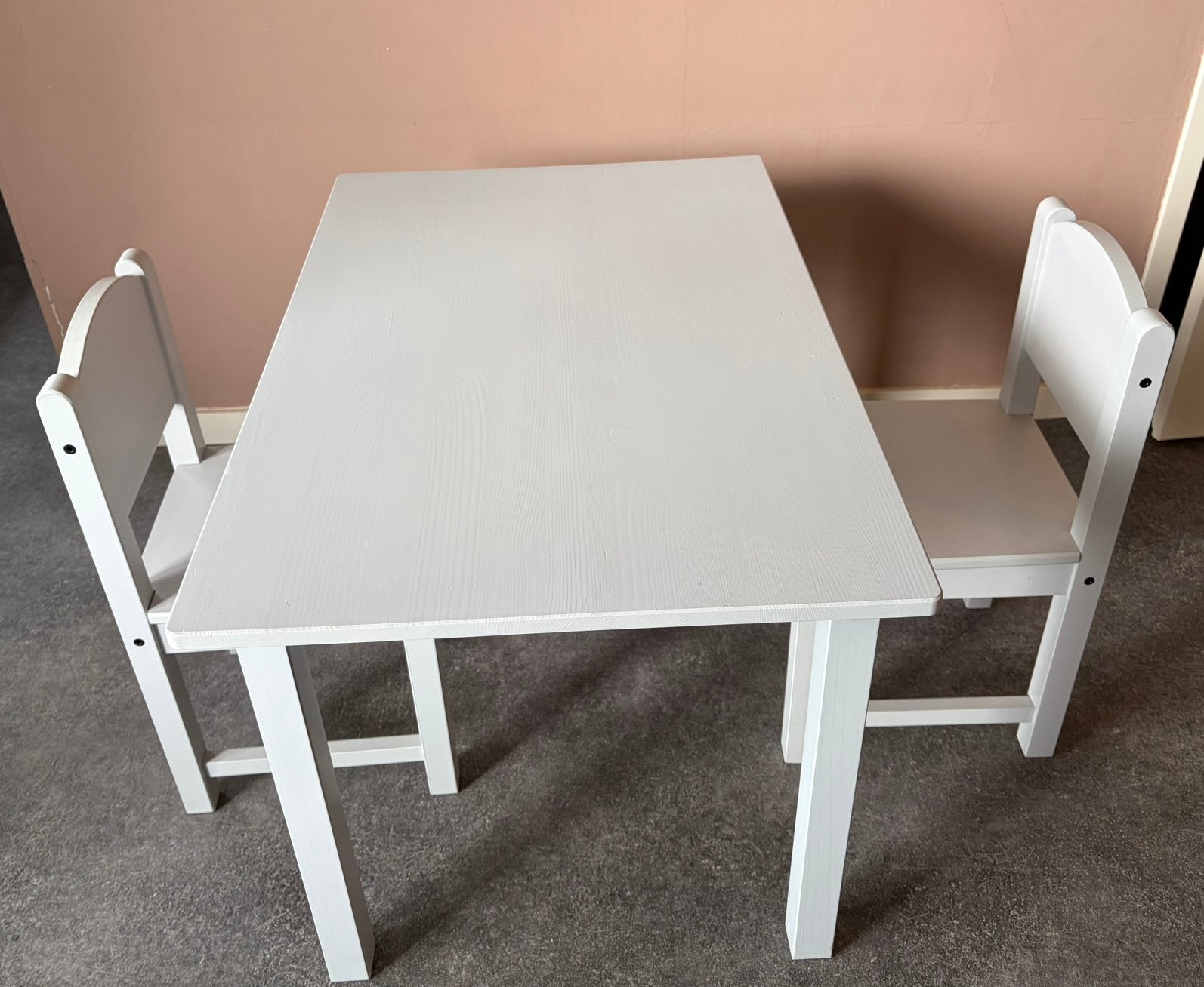 Ikea sundvik kindertafel met 2x bijhorende stoeltjes, Ophalen, Gebruikt, Tafel(s) en Stoel(en)
