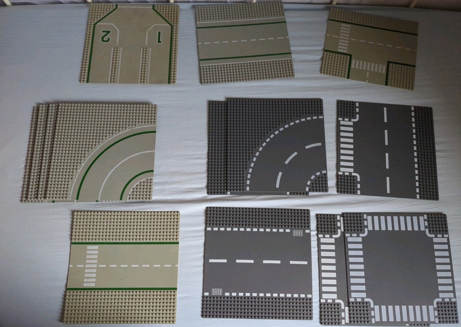 13+1 Lego Grondplaten met wegdelen 32x32 noppen, Lego, Ophalen of Verzenden, Grondplaat, City
