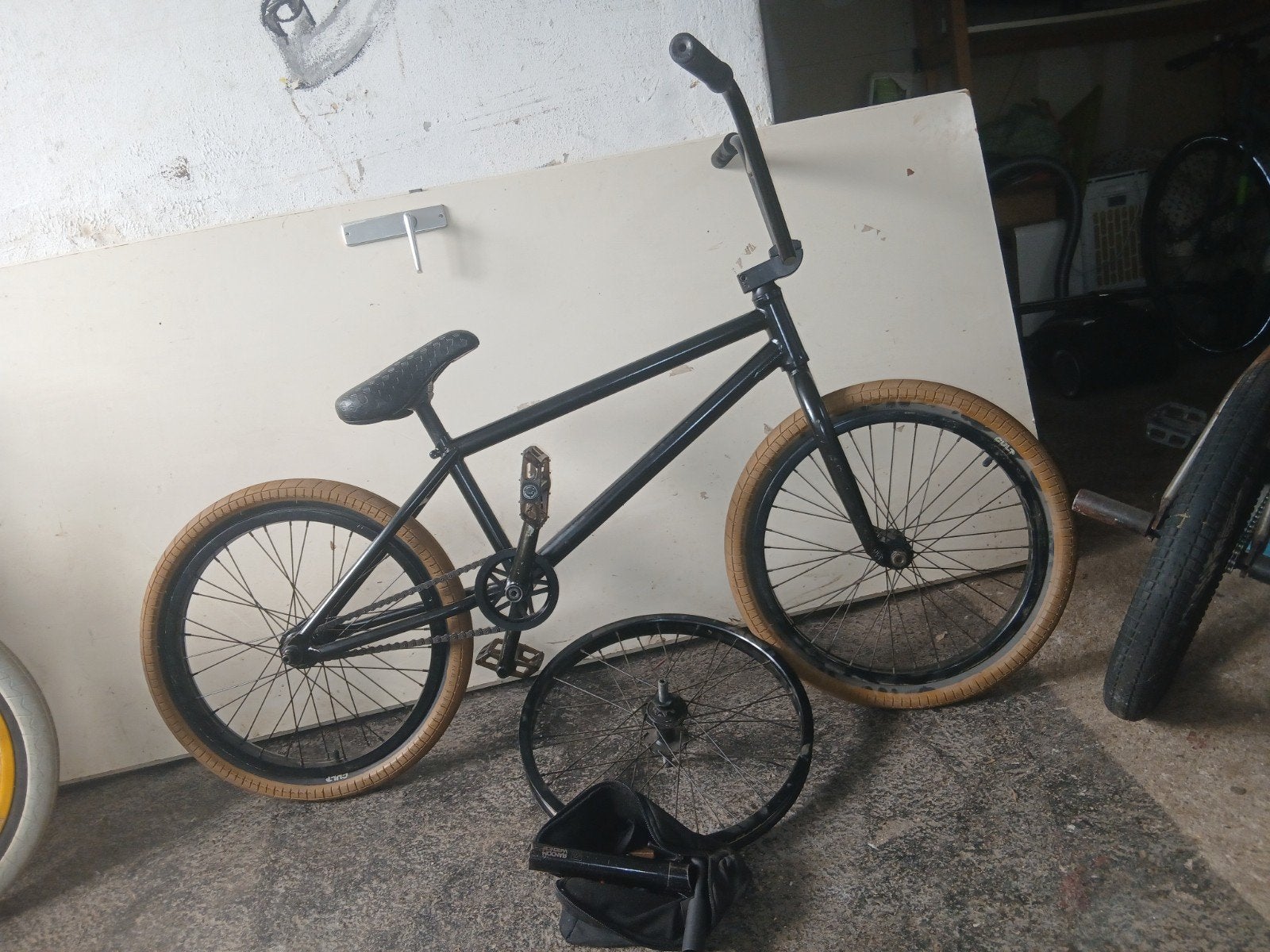 BMX te koop met reservewiel en gereedschapset, Gebruikt, Staal, Onbekend, 20 tot 24 inch