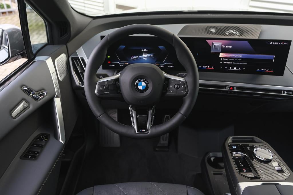BMW iX xDrive60 M Sport / Panoramadak / Trekhaak / Adaptief, IX, Leder, 2480 kg, SUV of Terreinwagen