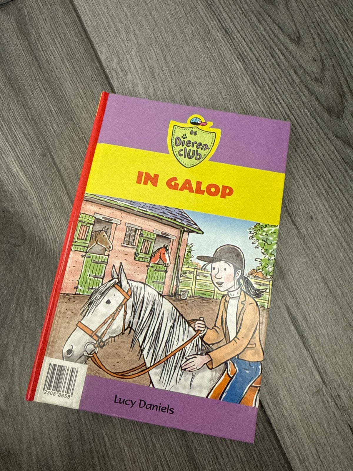 De Dierenclub - In Galop (Lucy Daniels), Ophalen, Gelezen, Fictie algemeen