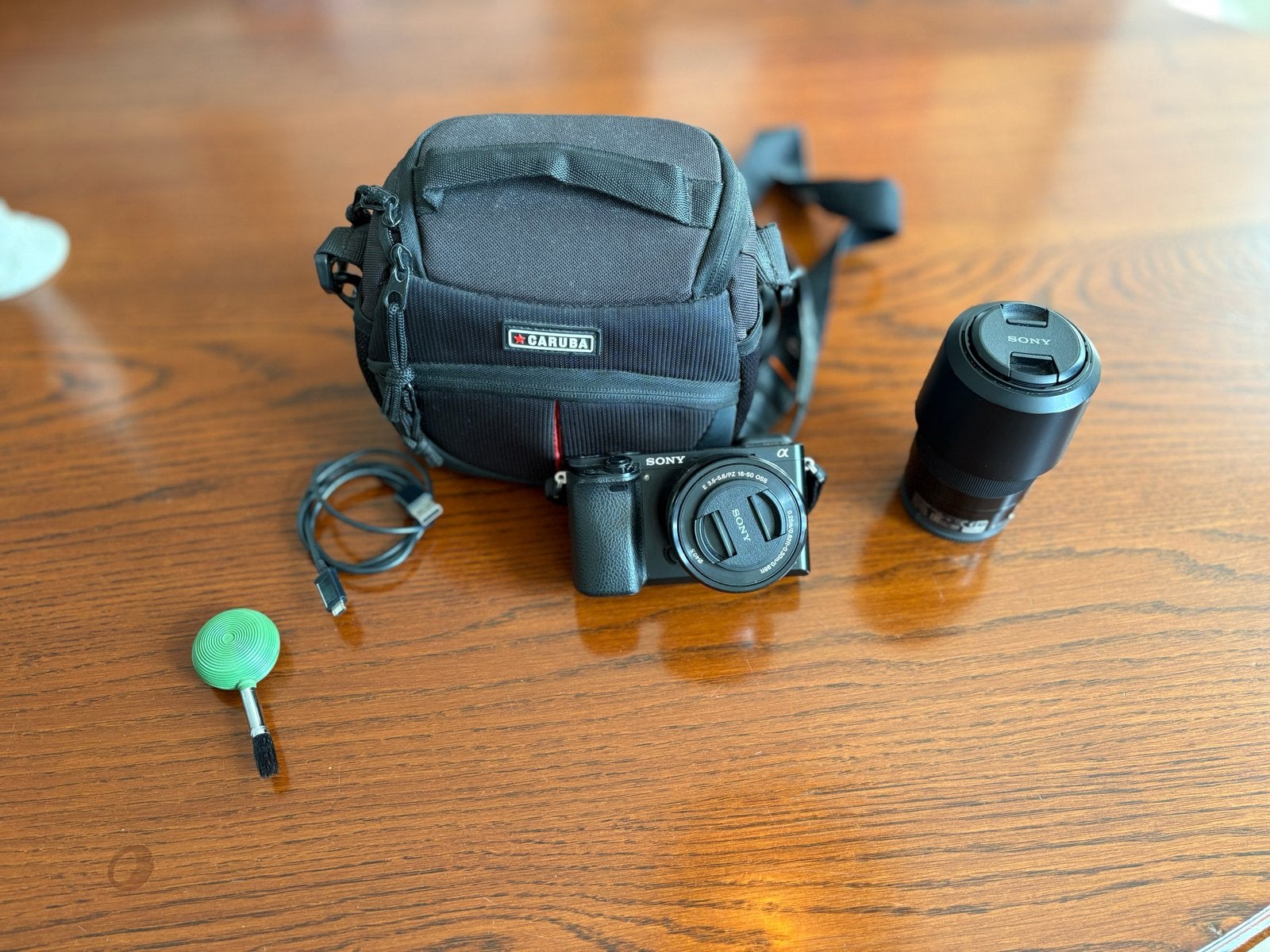 Sony A6000 Systeemcamera met 2 lenzen en tas, Beeldstabilisatie, Ophalen of Verzenden, Zo goed als nieuw, Accu