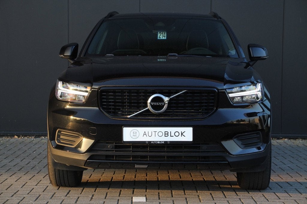 Volvo XC40 1.5 T4 Recharge R-Design | Stoelverwarming | Appl, Auto's, Volvo, Zwart, Zwart, Bedrijf, Hybride Elektrisch/Benzine