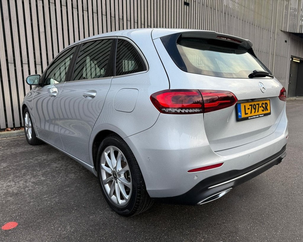 Mercedes-Benz B-klasse 200 Business Solution / Widescreen /, Auto's, Gebruikt, Euro 6, 4 cilinders, Leder en Stof