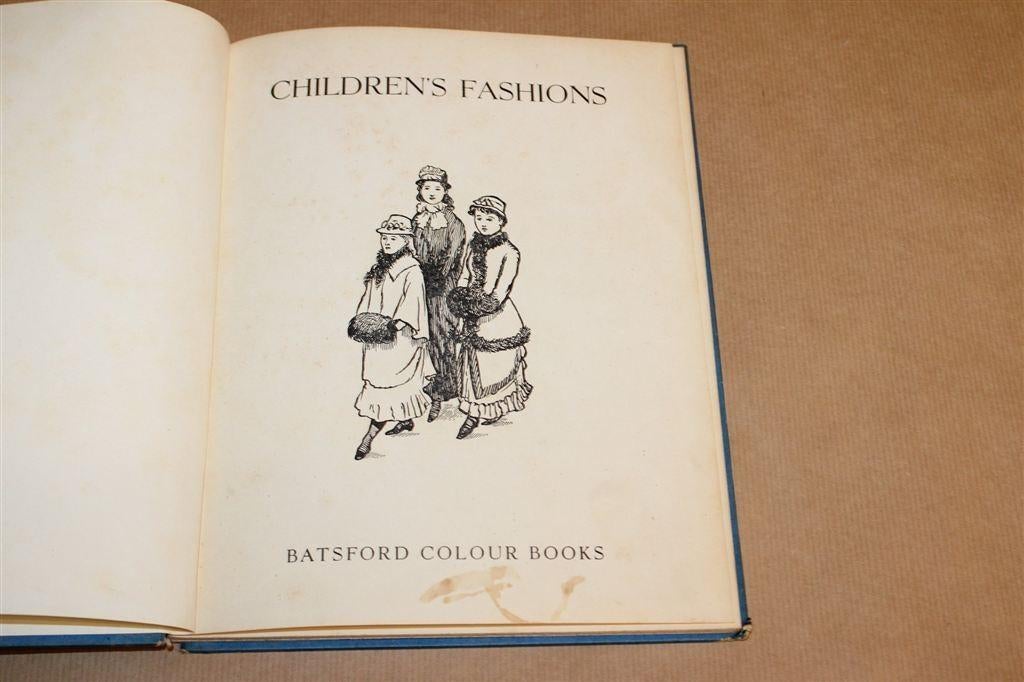 Children\'s Fashions — Kleurenplaten Kindermode 19e Eeuw 195, Ophalen of Verzenden, Gelezen, Mode algemeen