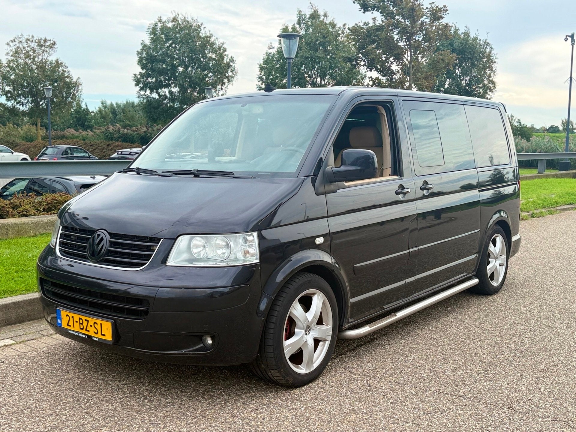 Volkswagen Transporter Multivan 2.5 TDI Highline DC * APK *, Auto's, 2240 kg, Gebruikt, Beige, Zwart