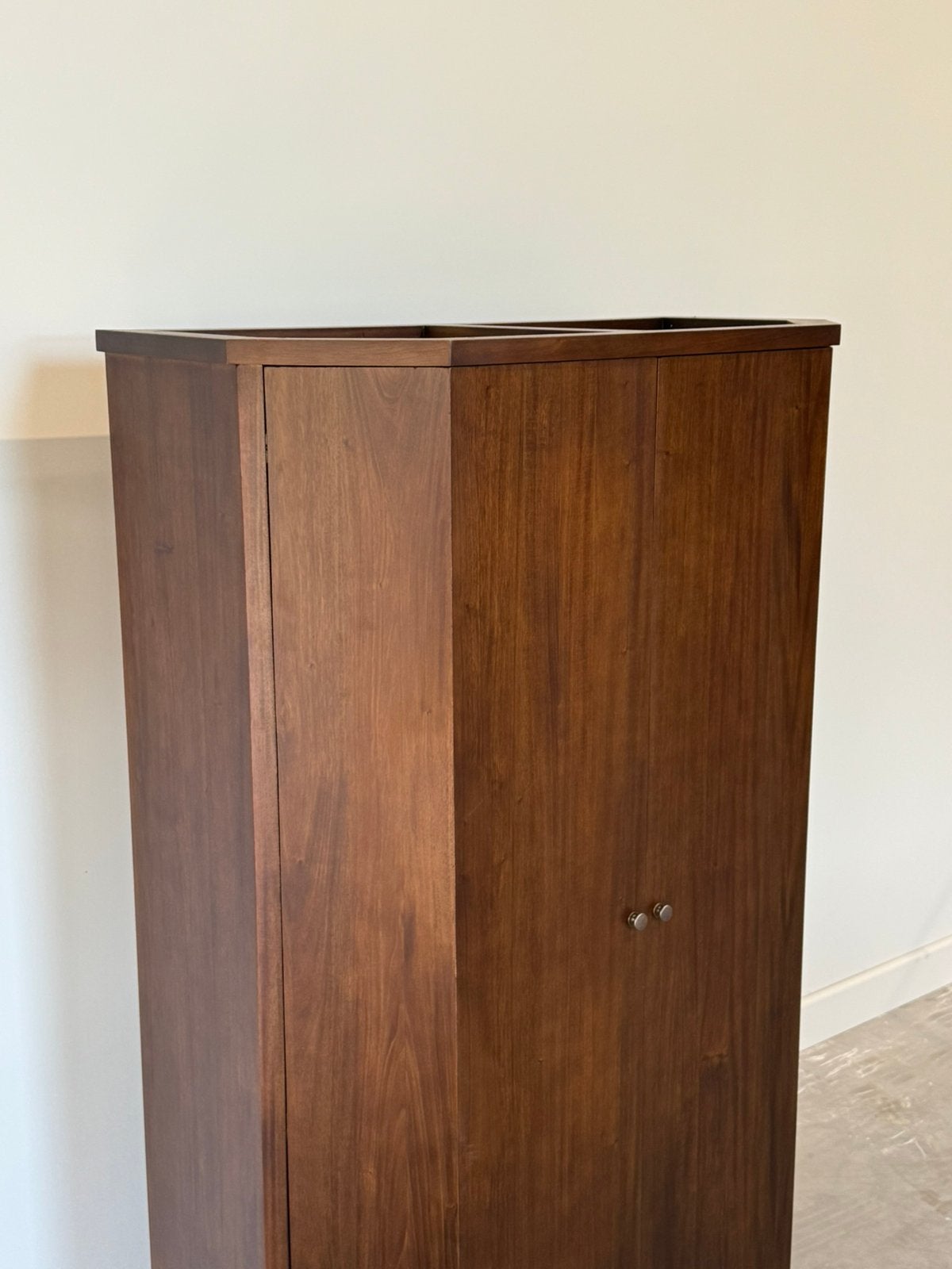 Klassieke Koffiekast massief hout, Met plank(en), Klassiek, Zo goed als nieuw, 25 tot 50 cm