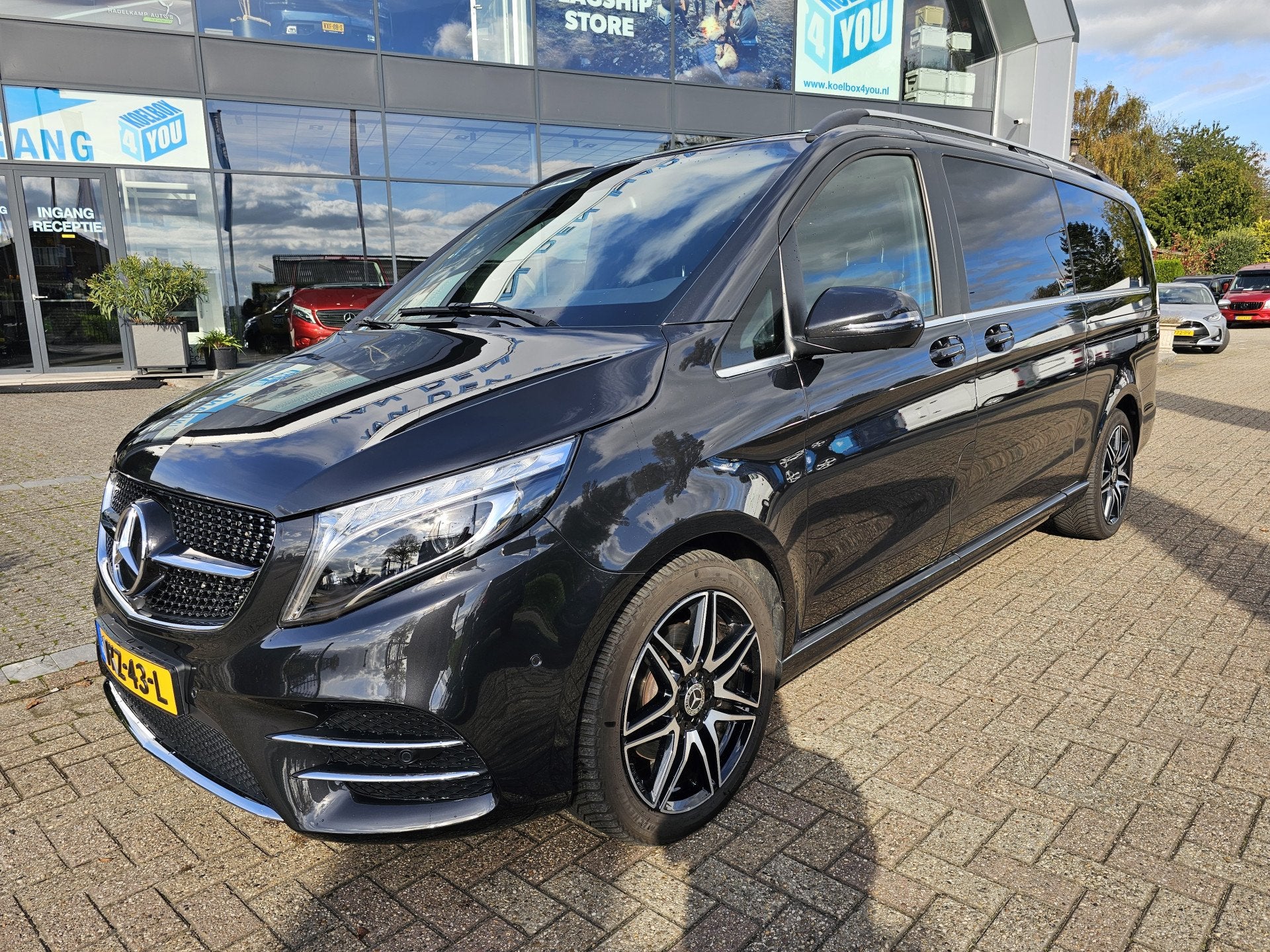 Mercedes-Benz V-Klasse 300d Extra Lang DC Avantgarde Edition, Dealer onderhouden, Achterwielaandrijving, Gebruikt, 4 cilinders