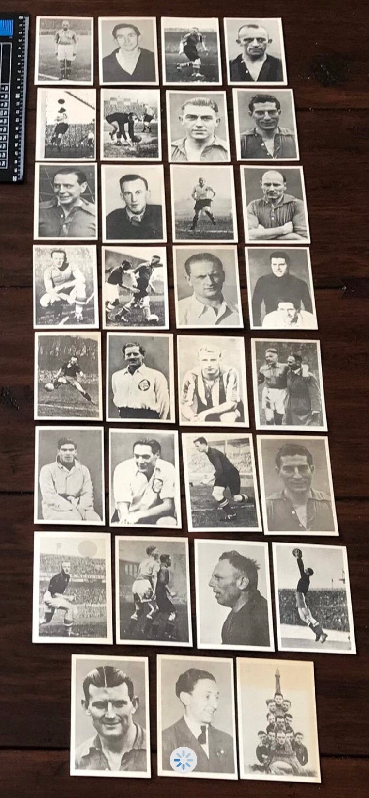 31 Voetbalplaatjes  vanuit Album Nieuwe Voetbalglorie 1947, Ophalen of Verzenden, Poster, Plaatje of Sticker