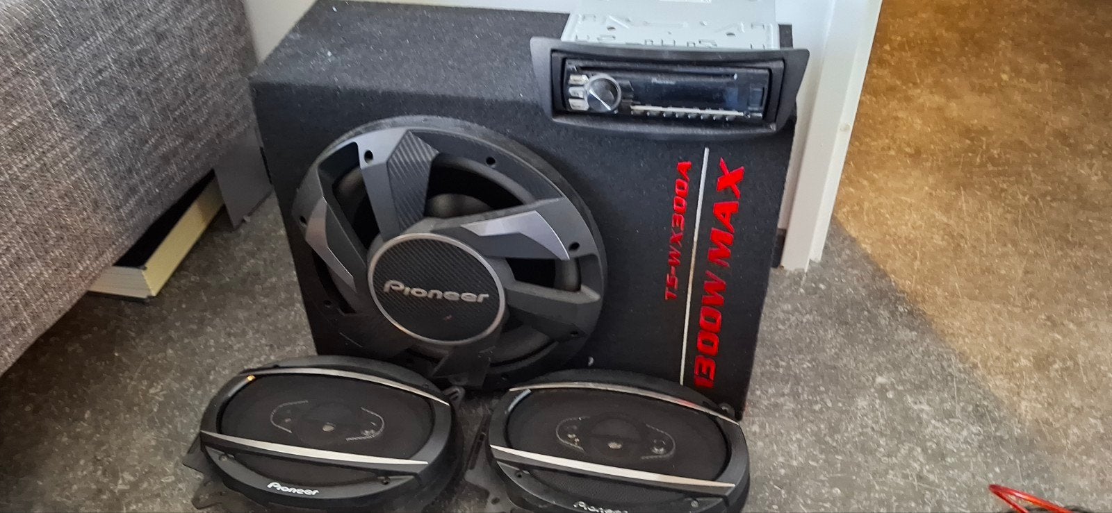 Pioneer Subwoofer TS-WX300A met Radio en Speakers, Ophalen, Gebruikt
