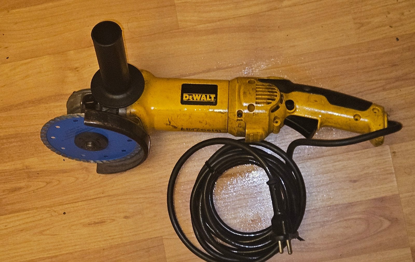 Super werkende DEWALT haakse slijpermachine/nieuwe blad € 45, Doe-het-zelf en Verbouw, Gereedschap | Slijpmachines, Ophalen of Verzenden