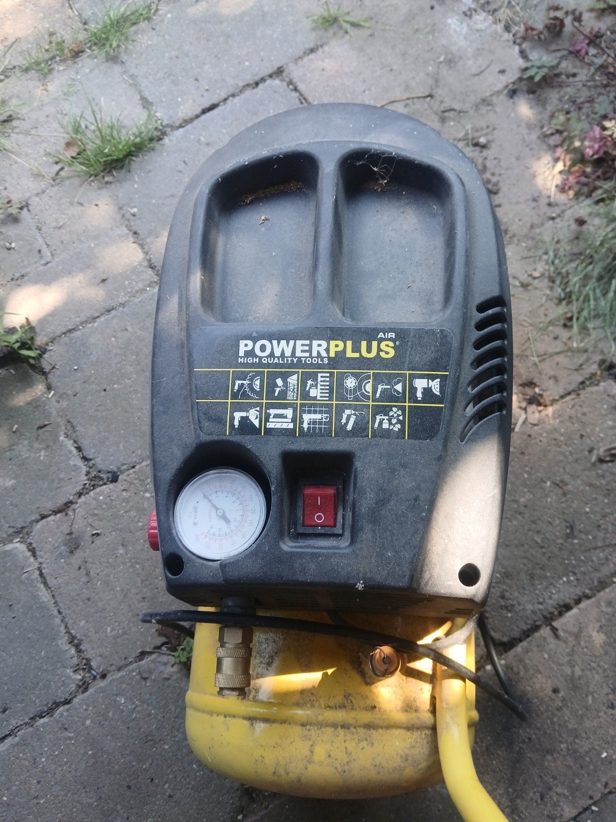 Powerplus POWX1730 Compressor 24 liter, Doe-het-zelf en Verbouw, Compressors, Ophalen