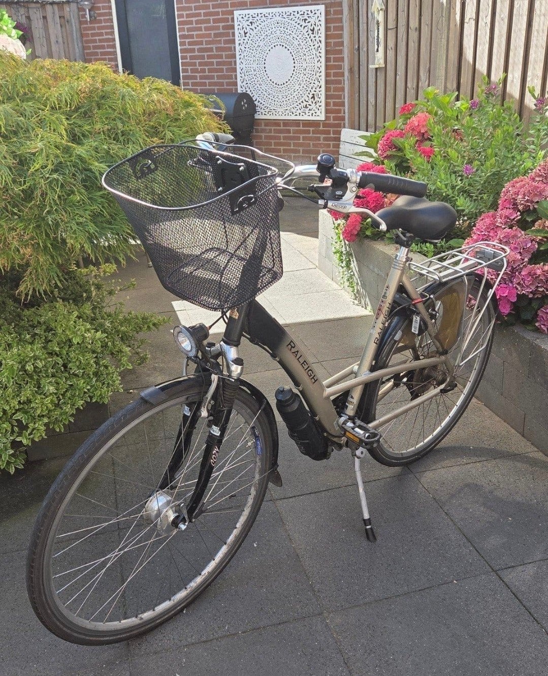 Raleigh Dames stadsfiets, Fietsen en Brommers, Gebruikt, Versnellingen, 56 cm of meer, Ophalen