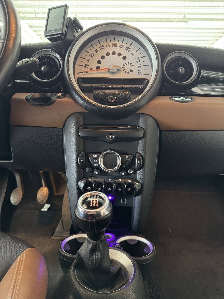 Foto 10 van Mini 1.6 Cooper Roadster 2012 Grijs ( 6 MAANDEN GARANTIE )