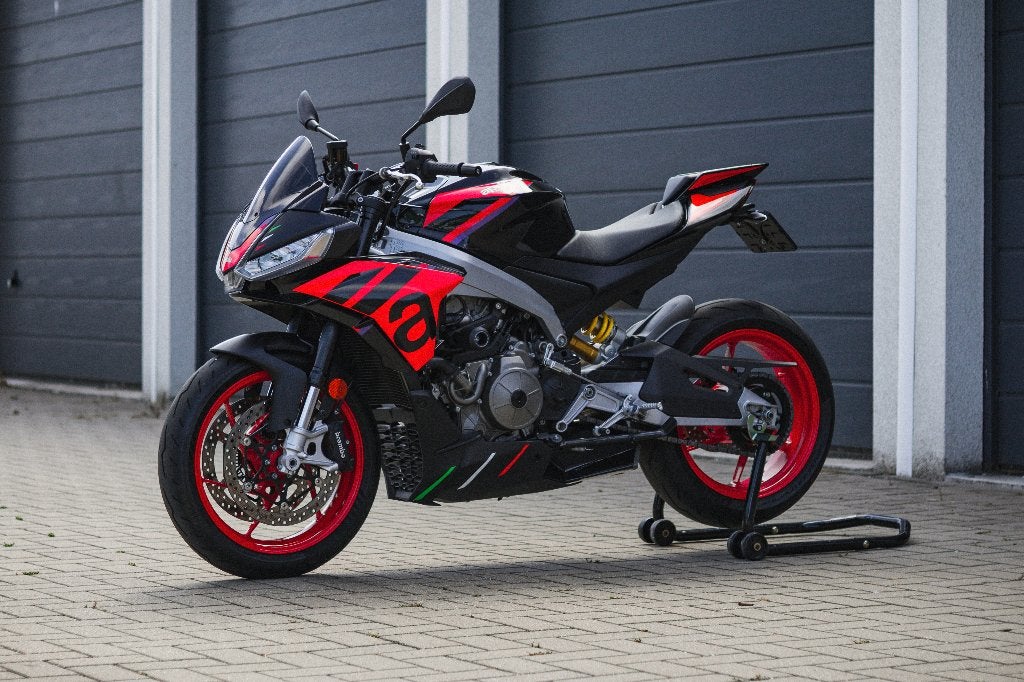 Aprilia Tuono 660 FACTORY 2023 | Topstaat | Evotech, 2 cilinders, Occasion, Motorrijbewijs A, 660 cc