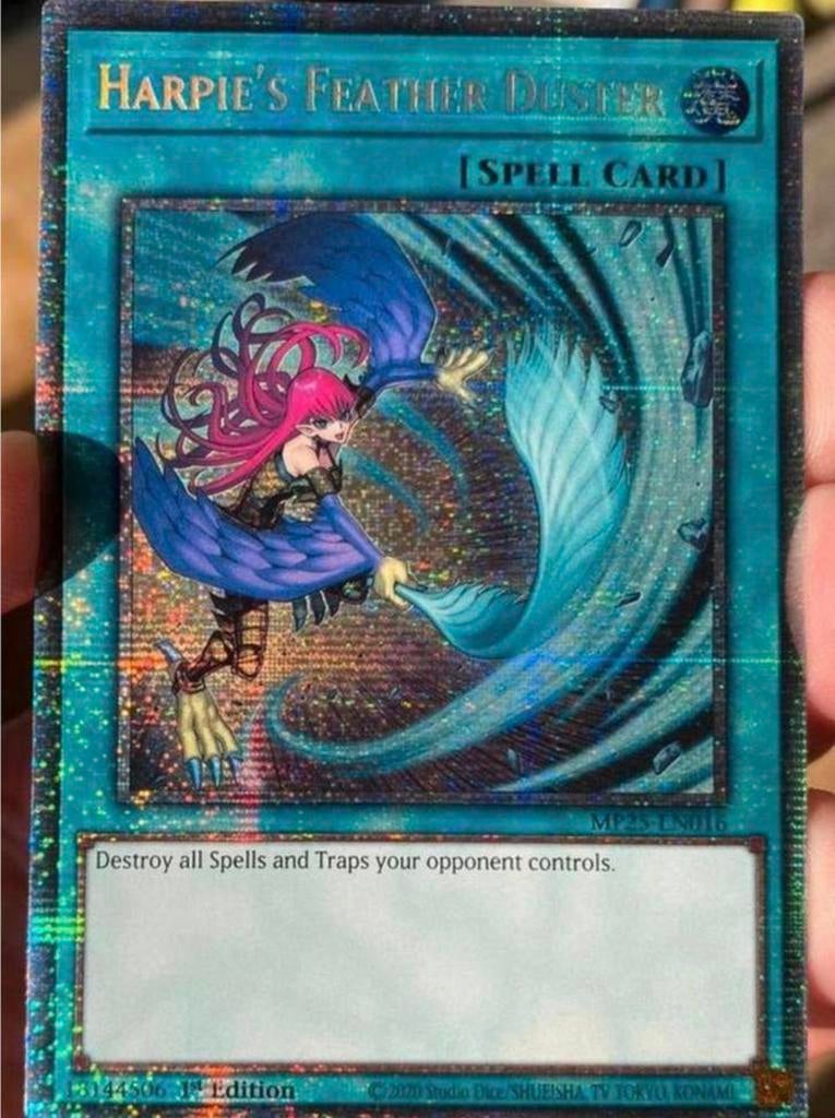 Yu-Gi-Oh! Harpie’s Feather Duster MP25!1st Starlight Rare !, Ophalen of Verzenden, Zo goed als nieuw, Losse kaart, Foil