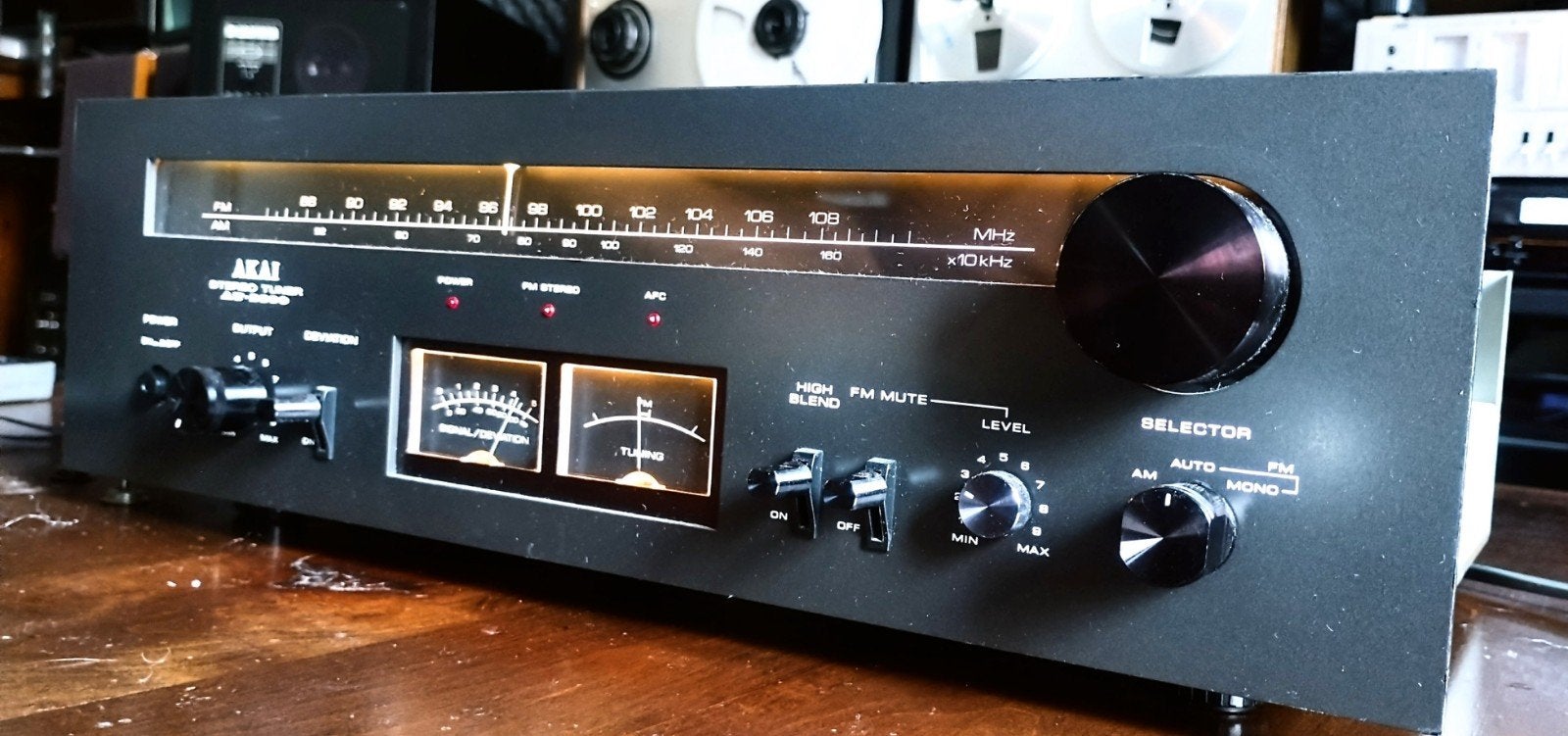 AKAI AT 2600, Volledig Gereviseerd, Ophalen, Refurbished, Minder dan 60 watt, Overige merken