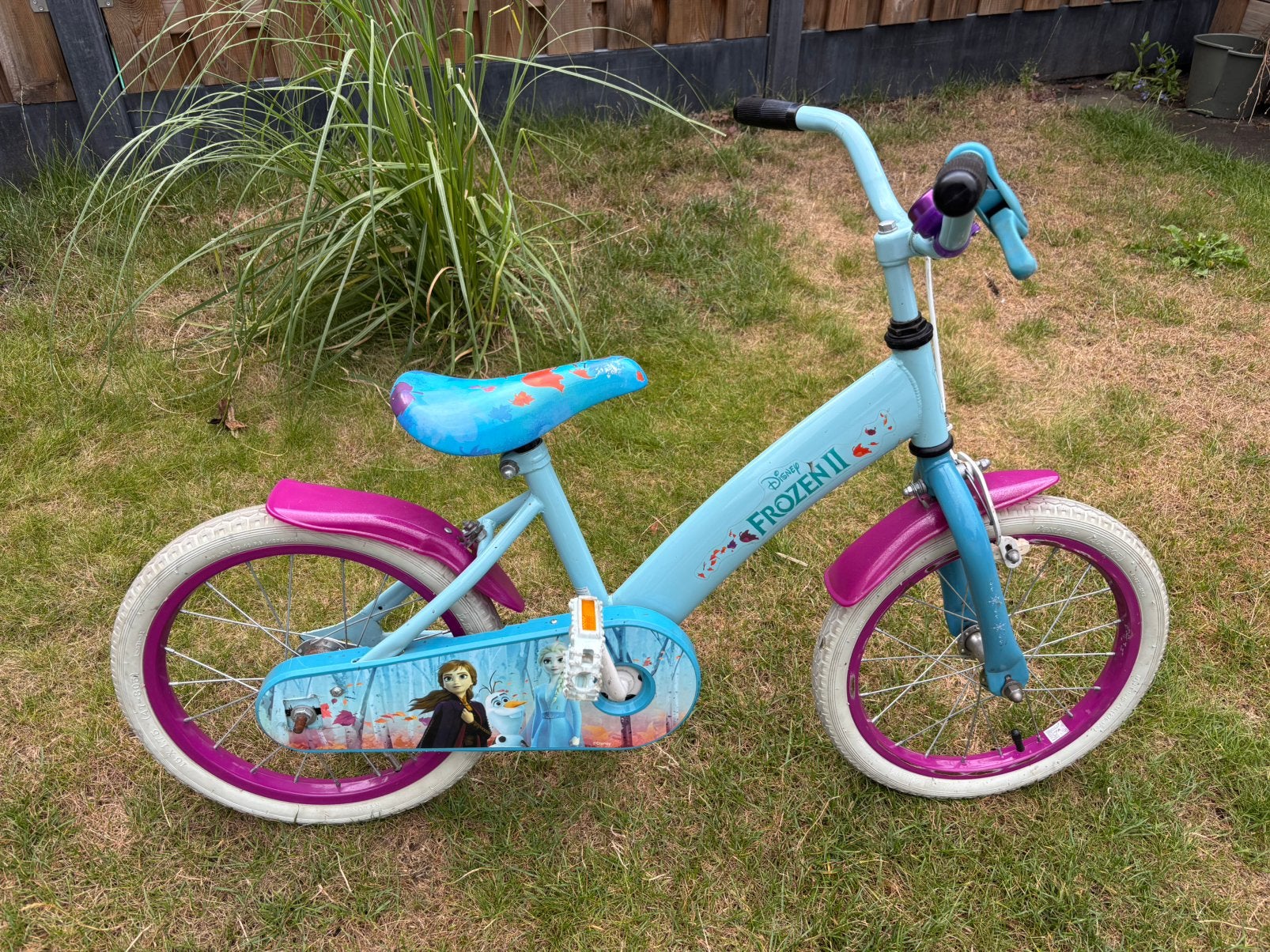 16” nette disney frozen meisjes fiets, Fietsen en Brommers, Ophalen of Verzenden, Zo goed als nieuw, Terugtraprem, 16 inch