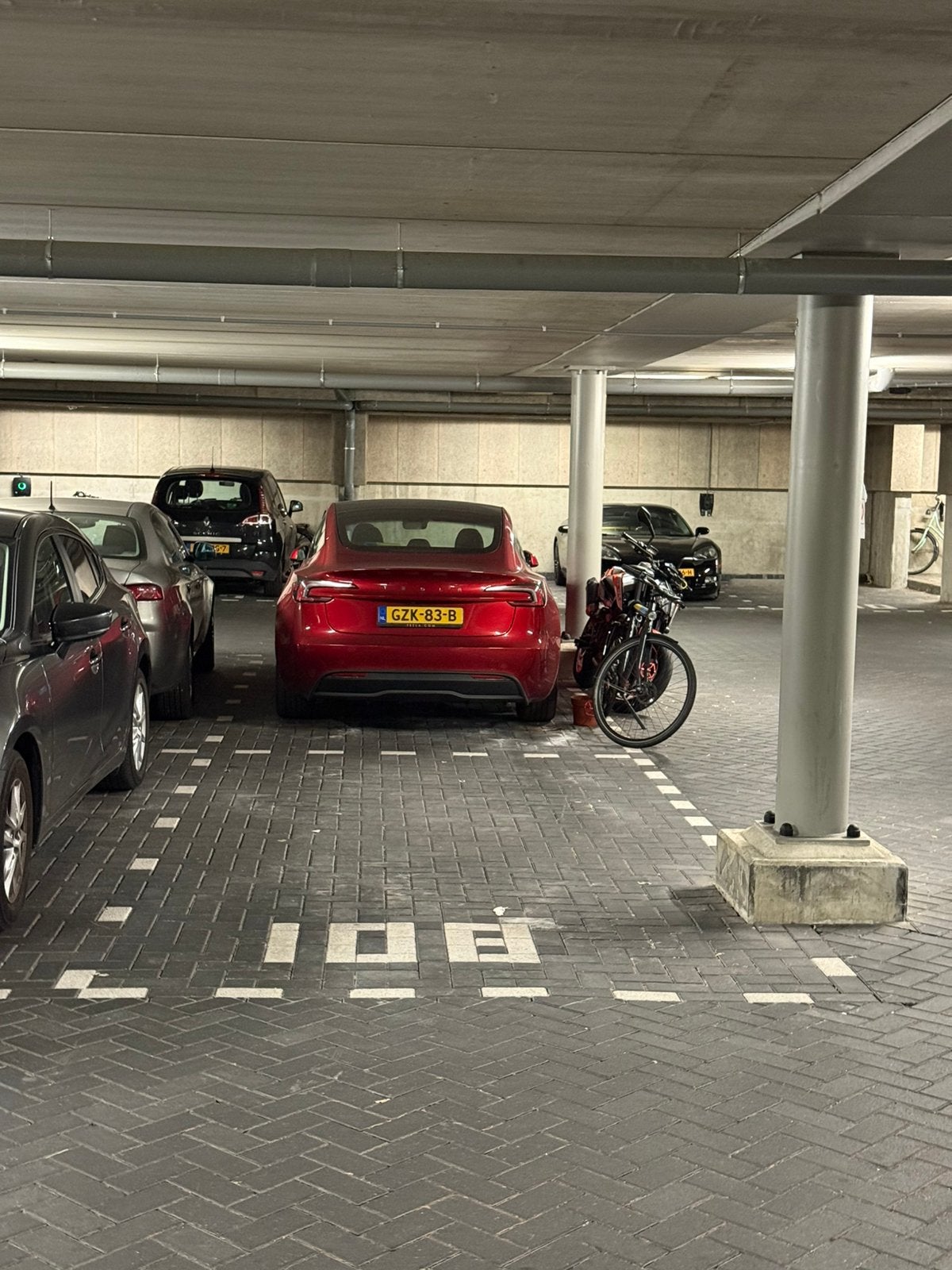 Parkeerplaats in garage Amsterdam oost