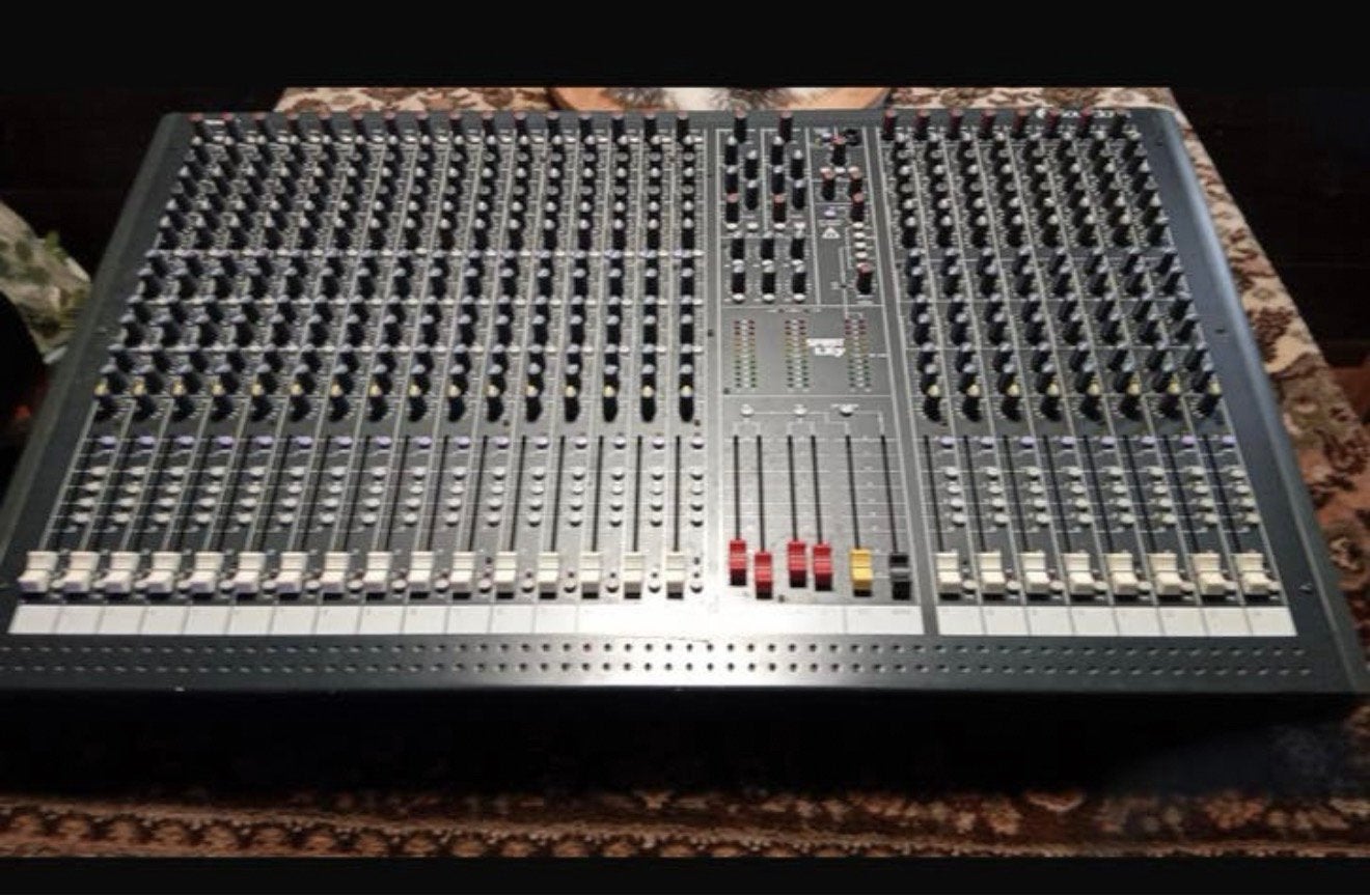 Soundcraft spirit LX7 mengtafel, Ophalen, Zo goed als nieuw, 20 kanalen of meer, Microfooningang