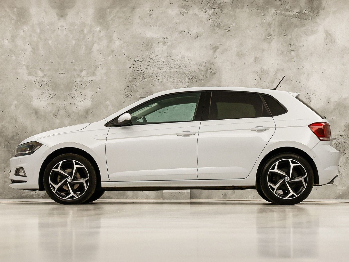 Volkswagen Polo 1.0 TSI Sportline Automaat (VIRTUAL COCKPIT,, Auto's, 12 maanden, Stof, Gebruikt, 95 pk