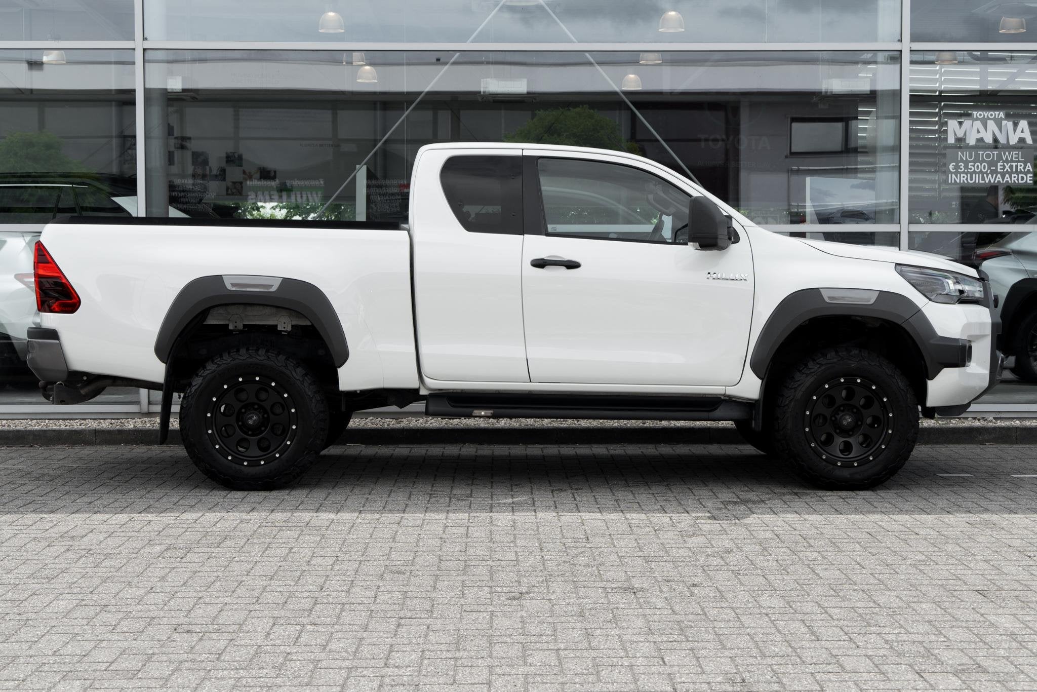 Toyota HiLux 2.8 D-4D Xtra Cab Professional premium Unieke v, Automaat, Automatische klimaatregeling, Stof, Gebruikt