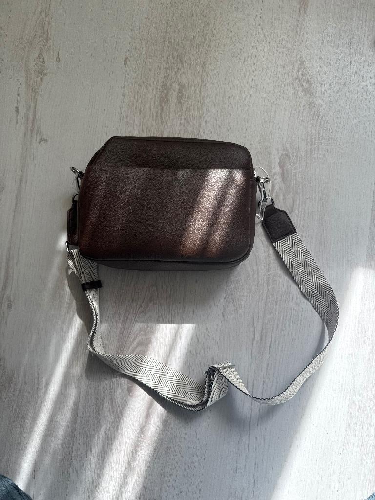 Bruine cross body tas nieuw, Sieraden, Tassen en Uiterlijk, Tassen | Damestassen, Ophalen of Verzenden, Nieuw, Bruin, Schoudertasje