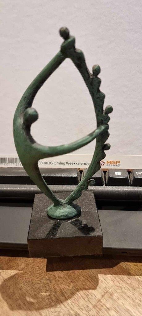 Bronzen beeldje – Corry Ammerlaan – Artihove, Ophalen, Brons