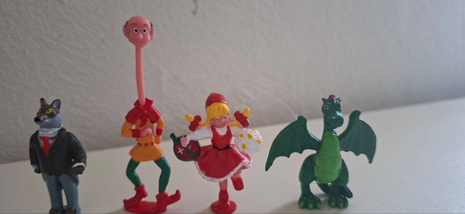 Efteling figuren: Wolf, Langnek, Draak, Roodkapje, Ophalen, Gebruikt, Beeldje of Poppetje