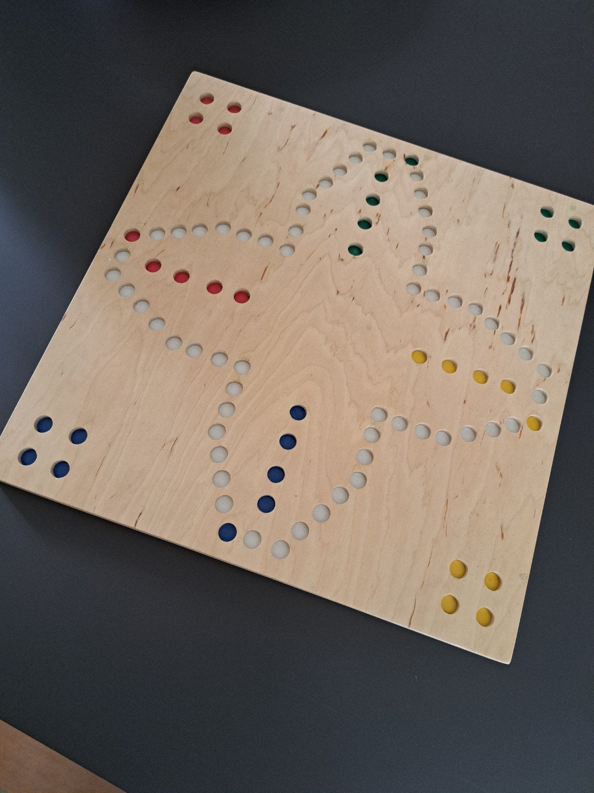 Keez-spel: Houten bordspel voor 2-4 spelers, Hobby en Vrije tijd, Gezelschapsspellen | Bordspellen, Vijf spelers of meer, Ophalen of Verzenden