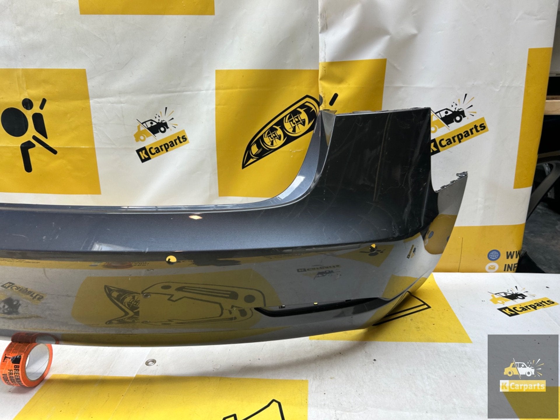 Achterbumper Tesla model 3 PDC 1083983-00 Origineel Bumper, Info@fabrikant.eu, Fabrikantstraat 1
1000 AA  Amsterdam, NL, Ophalen of Verzenden