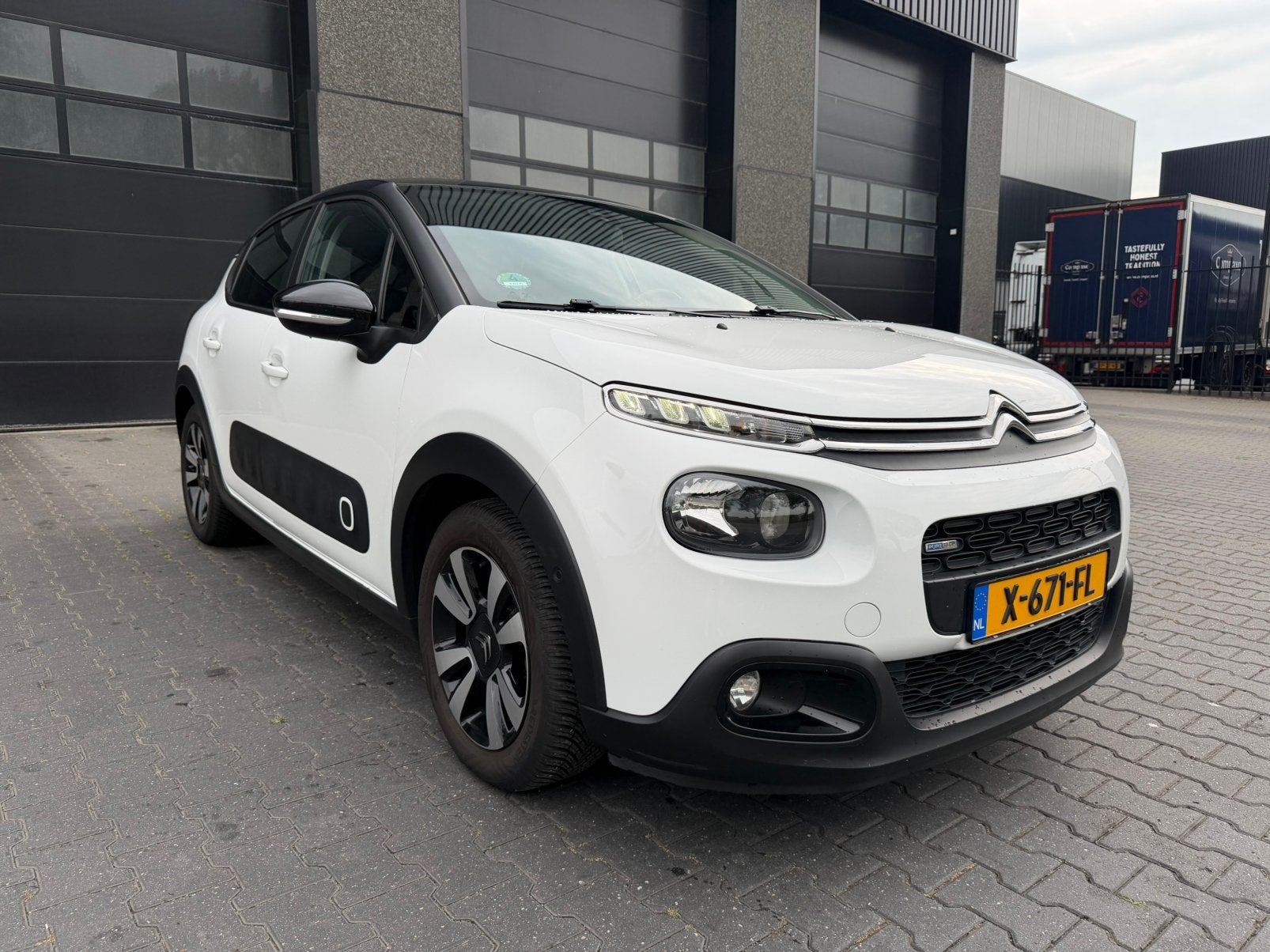 Citroën C3 1.2 Puretech 82pk 2017 Wit | Camera | Side Assist, 450 kg, 40 €/maand, 1199 cc, 450 kg