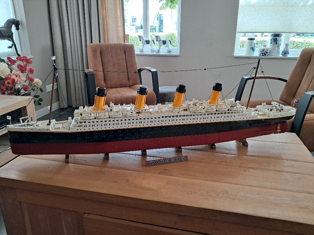 Foto 2 van Lego Titanic 10294