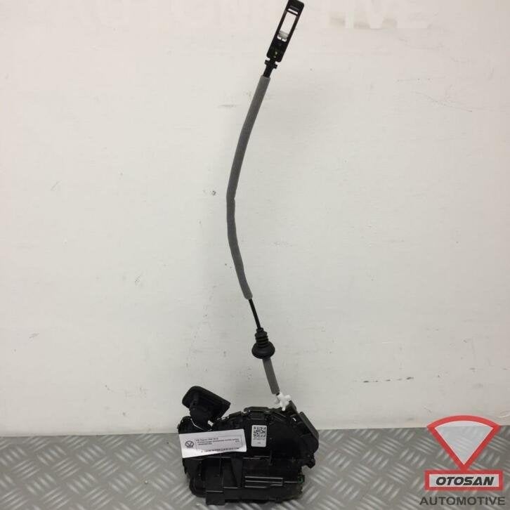 vw tiguan 2018 deurslot portierslot rechts achter 5na839016b, Gebruikt, Volkswagen, Volkswagen AG, Achter