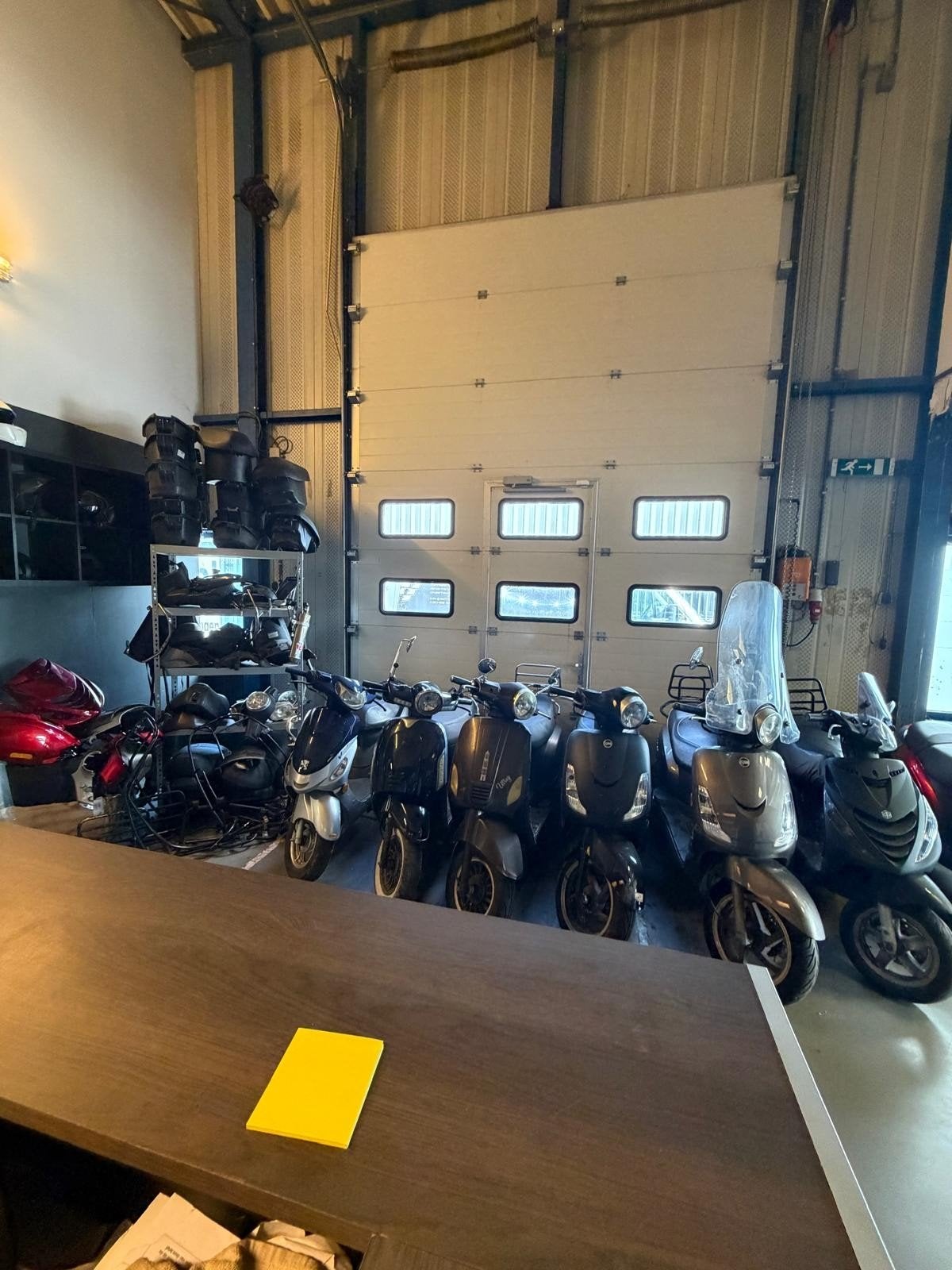 PARTIJ SCOOTERS + ONDERDELEN ZIP FIDDLE ETC. WINKELOPRUIMING, Ophalen