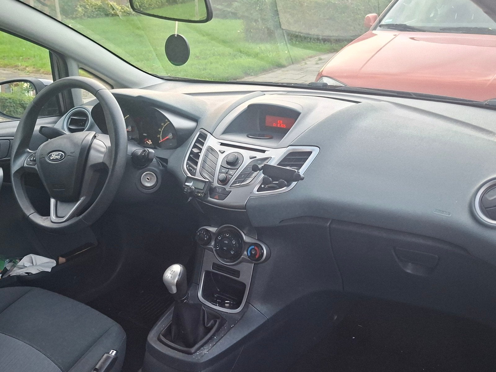 Foto 8 van Ford Fiësta 1.25 44KW 3DR 2010 Blauw
