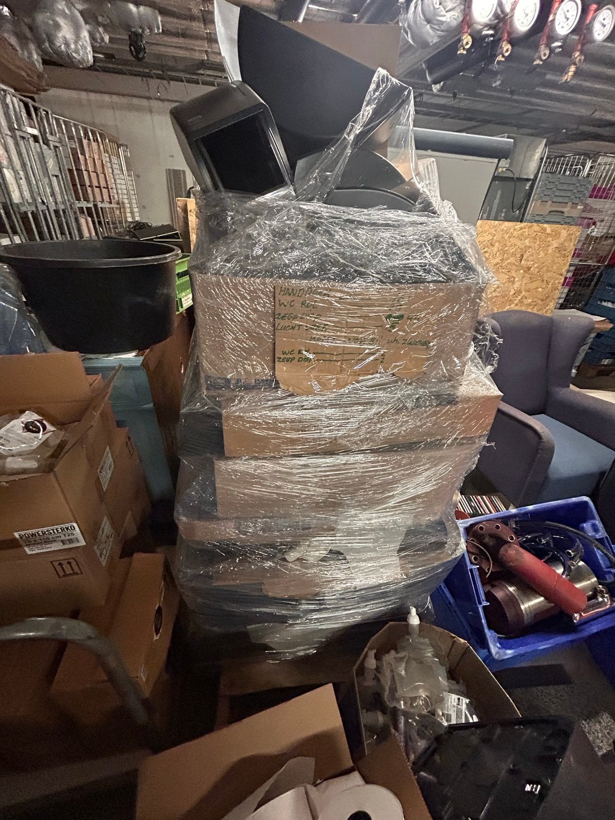 Grote partij BOMA zeepdispensers en foamzeep, Huis en Inrichting, Schoonmaakartikelen, Ophalen