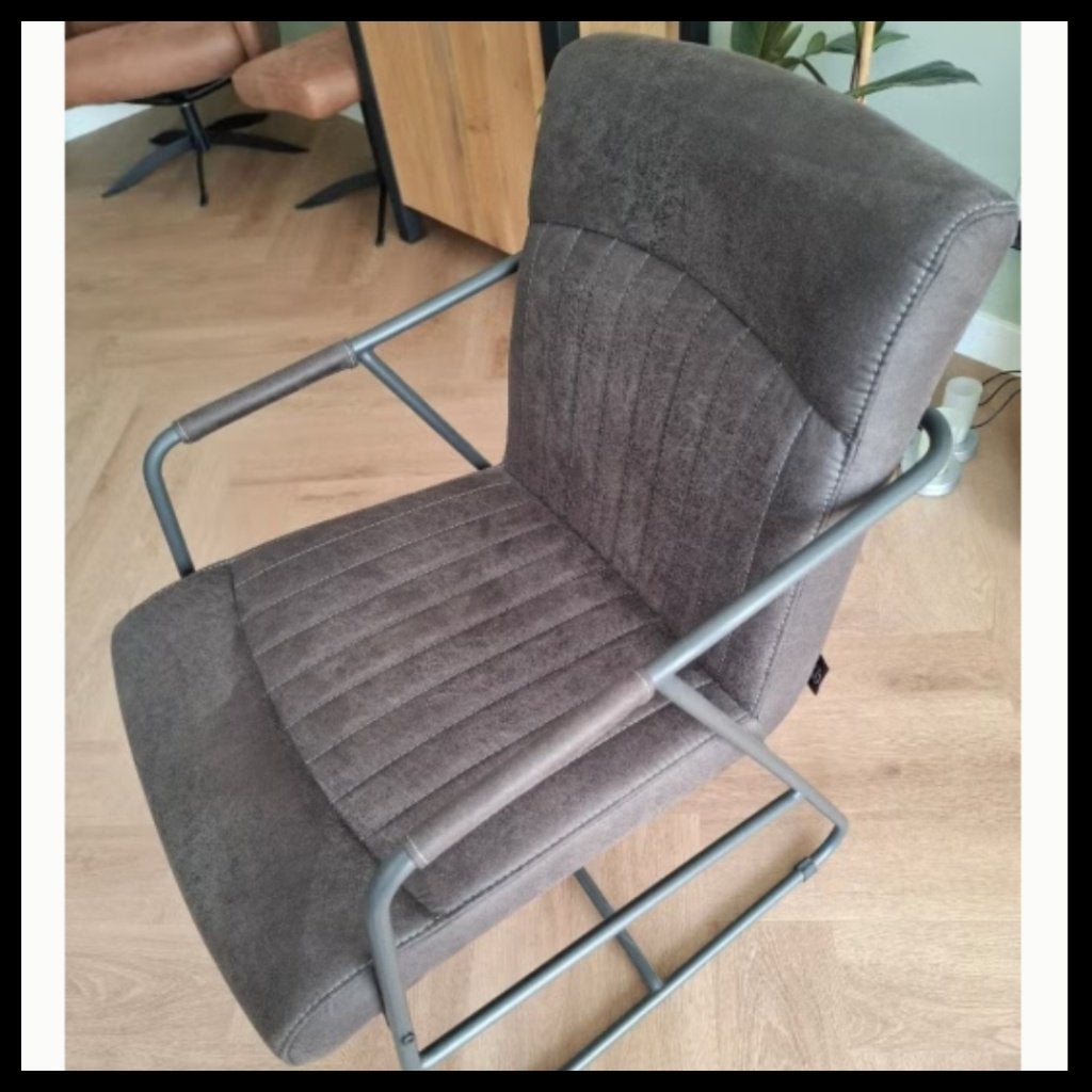 4 Henders & Hazel eetkamerstoelen - Zeer goede staat, Huis en Inrichting, Stoelen, Ophalen, Modern, Industrieel, Zo goed als nieuw