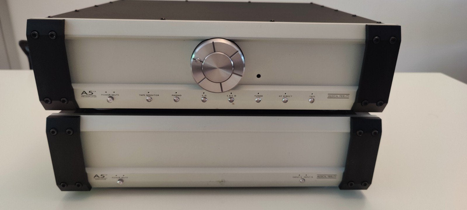 Musical Fidelity A5 CR Voor- en Eindversterker Set, Zo goed als nieuw, 120 watt of meer, Stereo, Ophalen