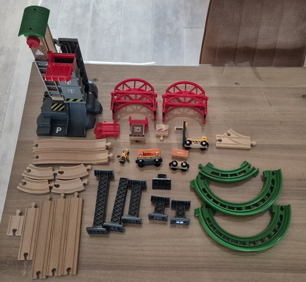 BRIO Lift & Load Set - 33887, Ophalen of Verzenden, Zo goed als nieuw, Duw- of Trekspeelgoed