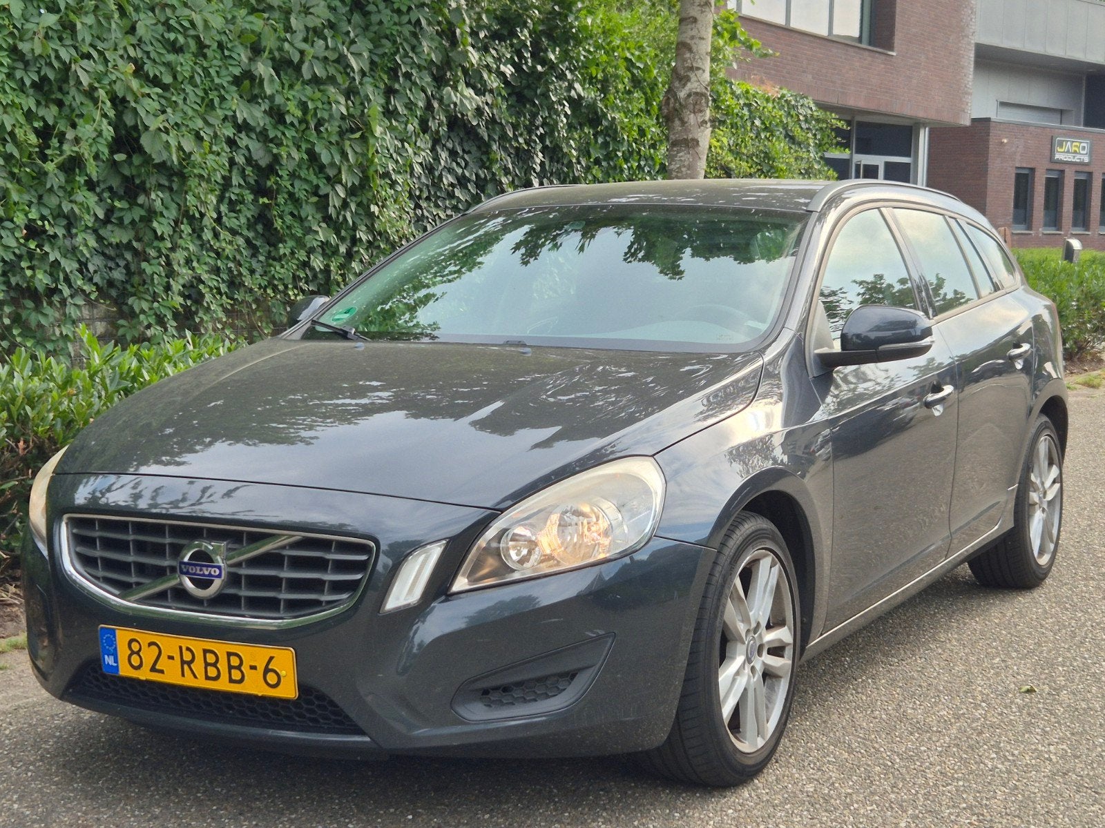 Volvo V60 T3 Start/stop 150pk 2011 Grijs, Auto's, Volvo, Voorwielaandrijving, 1596 cc, 15 km/l, 4 cilinders