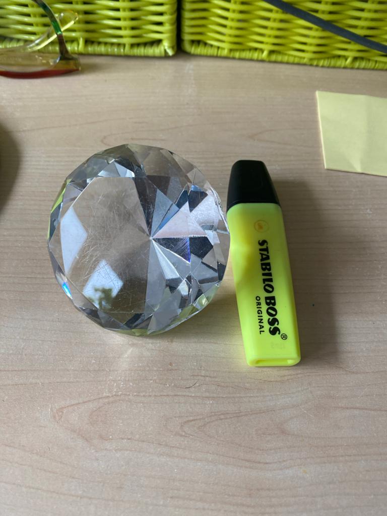 Grote glazen diamant - decoratie, Ophalen of Verzenden, Zo goed als nieuw, Figuurtje