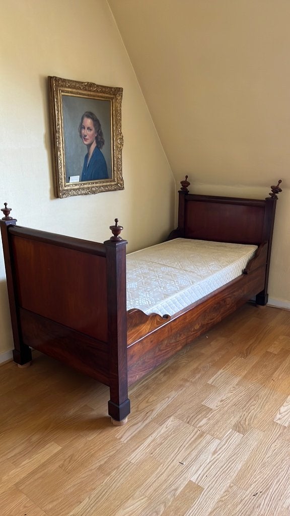 Vintage Oud bedje, Antiek en Kunst, Antiek | Meubels | Bedden, Ophalen