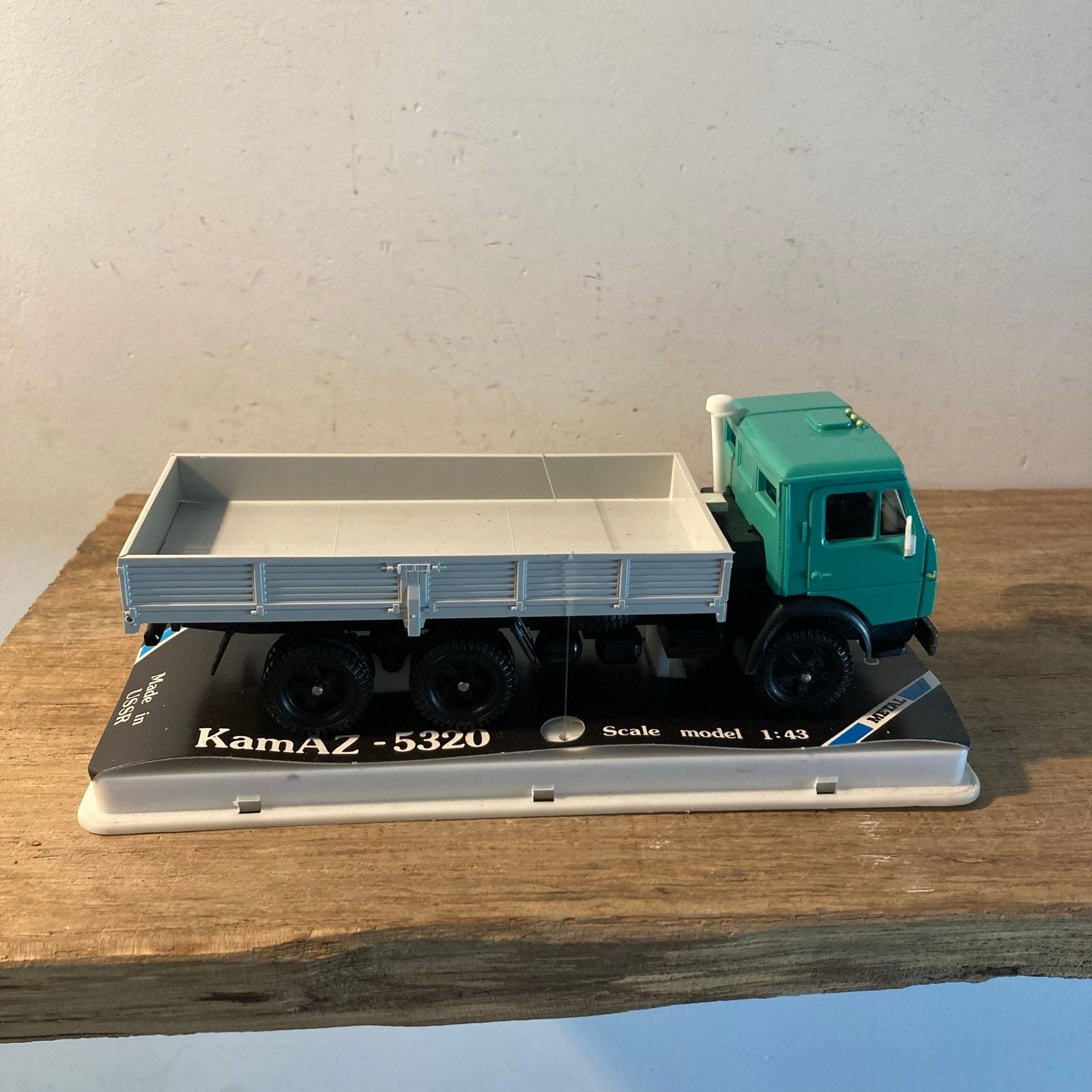 Zeldzame Kamaz-5320 Modelauto 1:43 - USSR Vintage Vrachtwage, Hobby en Vrije tijd, Ophalen of Verzenden, Gebruikt, Bus of Vrachtwagen