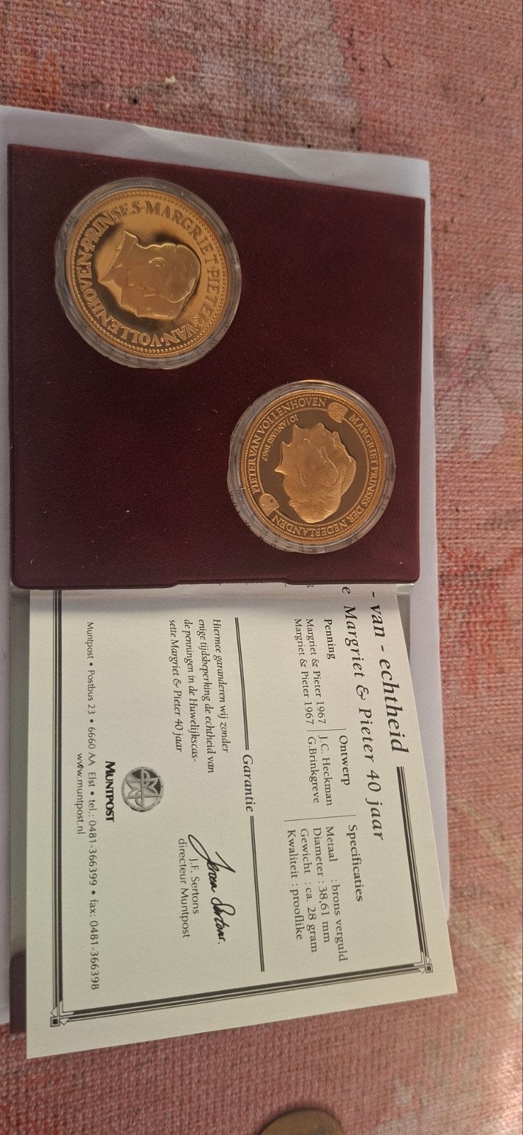 Huwelijkscassette Margriet & Pieter 40 jaar - Brons verguld, Postzegels en Munten, Ophalen of Verzenden, Brons, Nederland