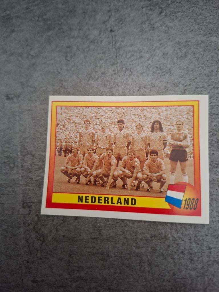 Panini Euro 96 England. Historiesticker Nederland 1988., Verzenden