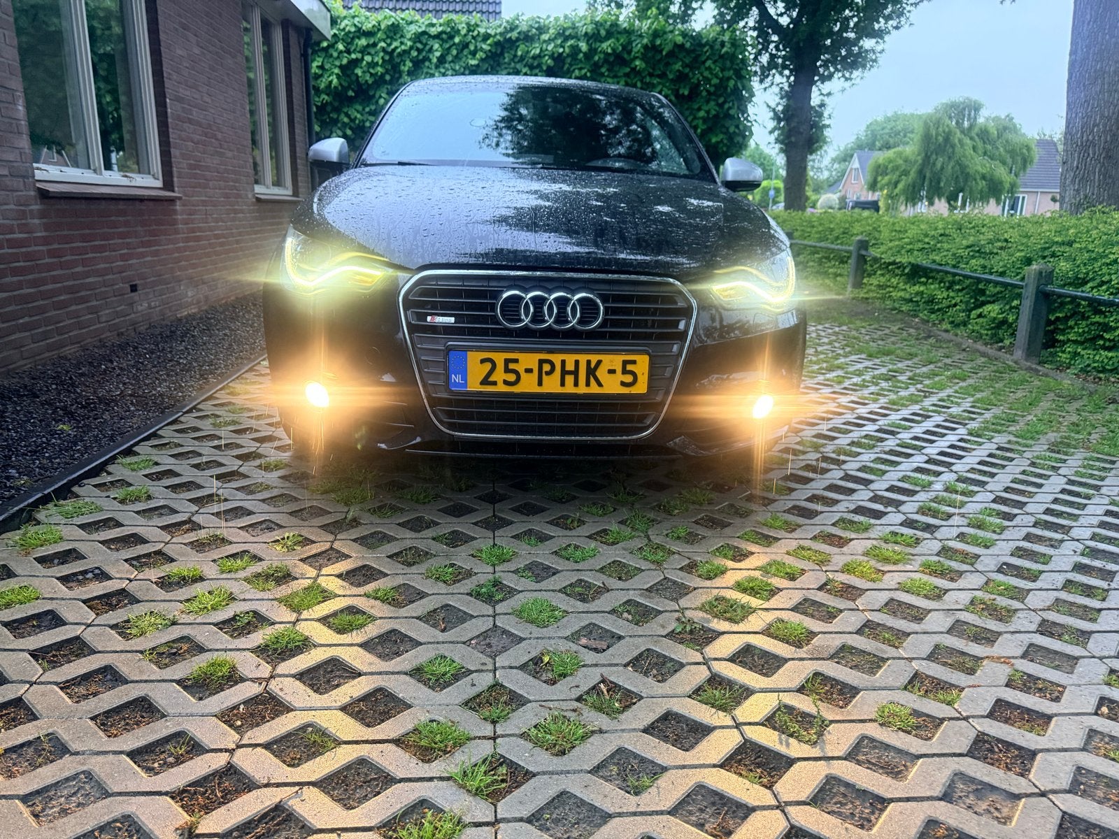 Audi A1 1.2 Tfsi 63KW 2011 Zwart, Auto's, Audi, Zwart, 4 cilinders, 4 stoelen, Leder en Stof