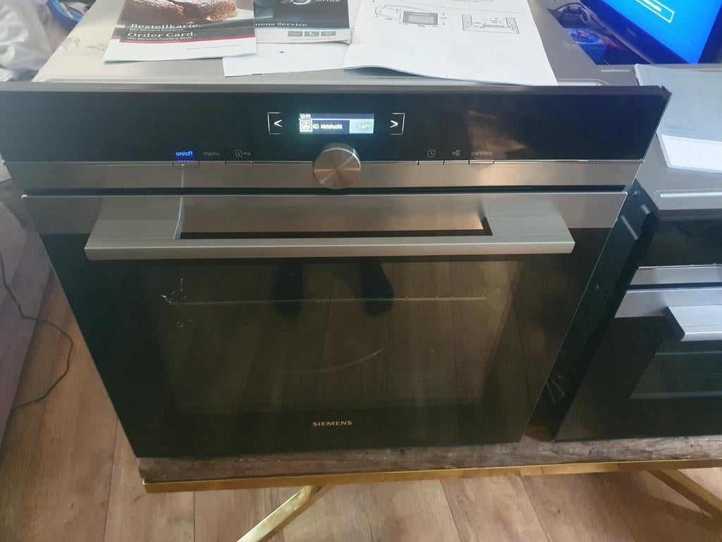 Siemens HB672GBS1 Inbouwoven - Zwart/RVS, Pyrolyse, 71L, Ophalen, Hete lucht, Siemens, Zo goed als nieuw