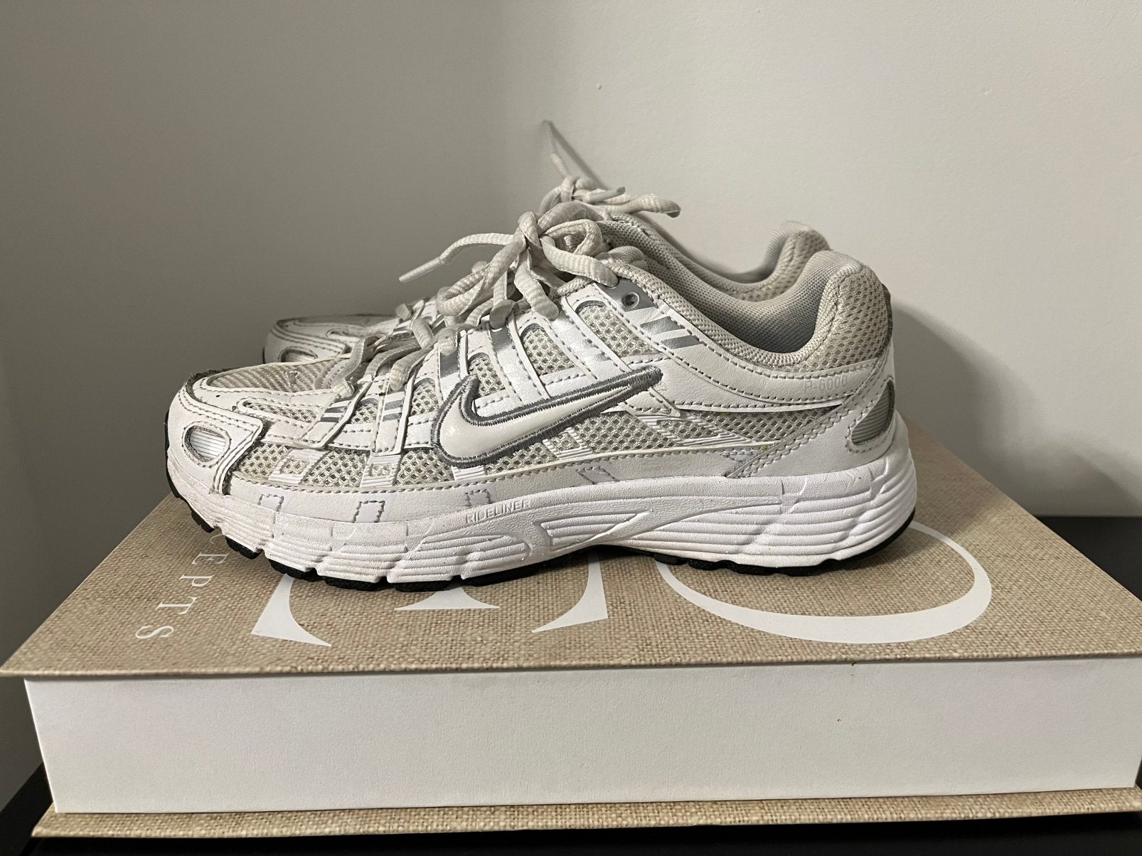 Nike p6000 maat 34, Kleding | Heren, Ophalen of Verzenden, Zo goed als nieuw