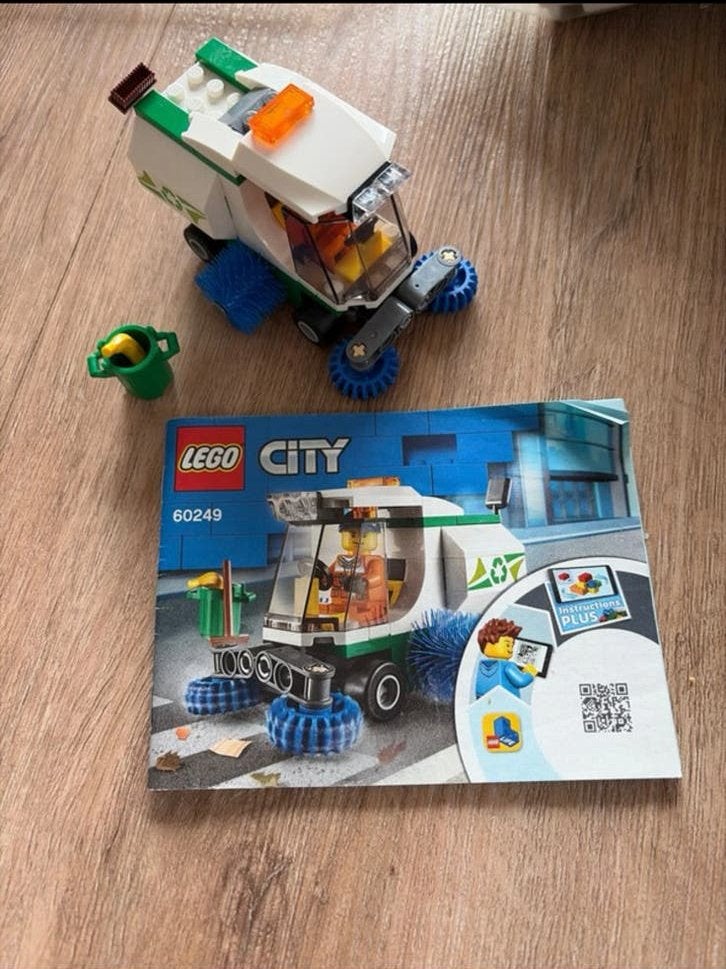 LEGO City 60249 Veegwagen met minifiguur, Lego, Ophalen of Verzenden, Compleet, Complete set